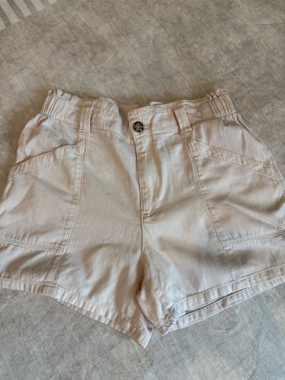 Old Navy Cream Cargo Casual Shorts Outdoors Hiking Gorpcore Neutral Utility